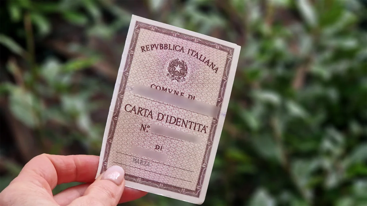 Carta di identità cartacea
